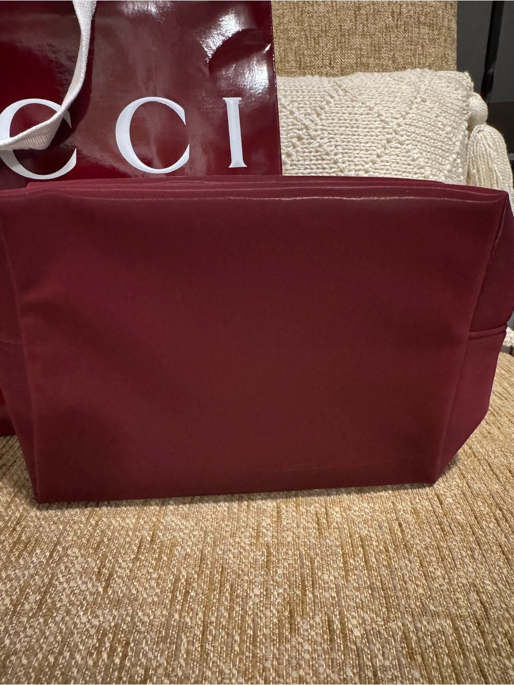 NEW AUTHENTIC GUCCI BEAUTY TOILETRY COSMETIC ZIPPERED POUCH W/ SHOPPING BAG - Picture 5 of 10